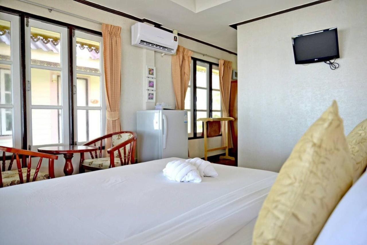 The Iris Resort Chao Lao Beach Buitenkant foto